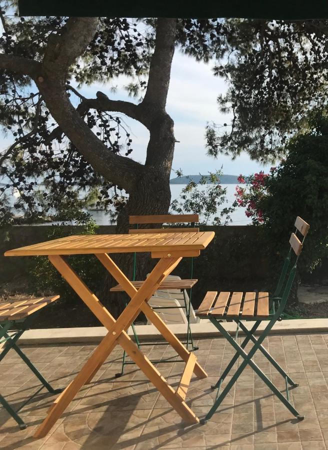 Mare * Brodarica (Sibenik-Knin)